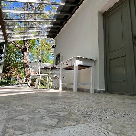 100 Eves Haz Villa Balatonakarattya Exteriör bild