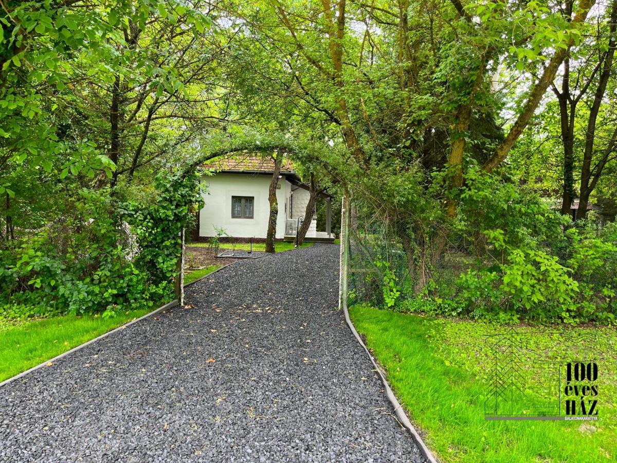 100 Eves Haz Villa Balatonakarattya Exteriör bild