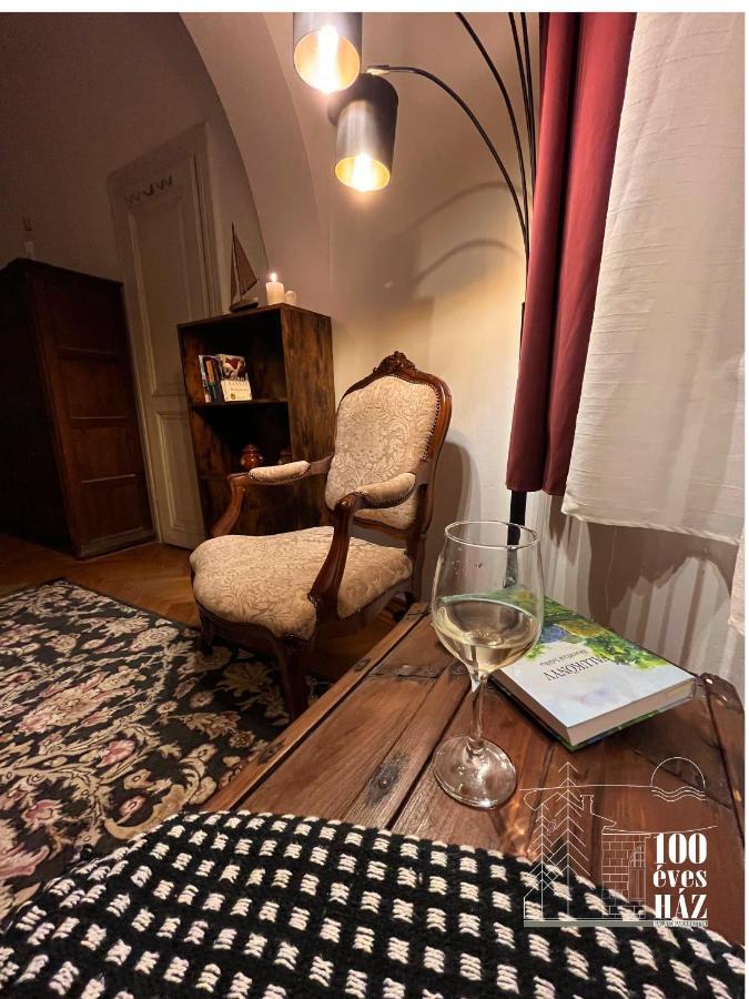 100 Eves Haz Villa Balatonakarattya Exteriör bild